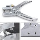 Fűzőlyuk készítő fogó karikával